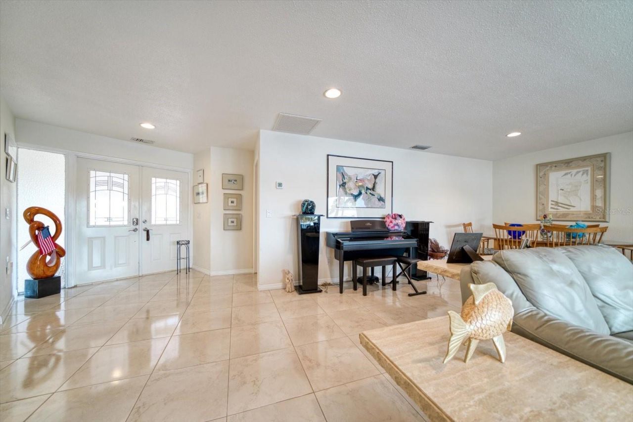 206 Poinciana Lane, Largo, FL 33770 Photo