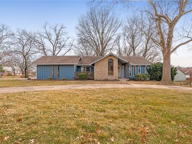 131 Seneca Lane, Lake Winnebago, MO 64034
