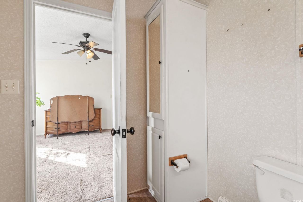 206 Weyburn St. Photo 18