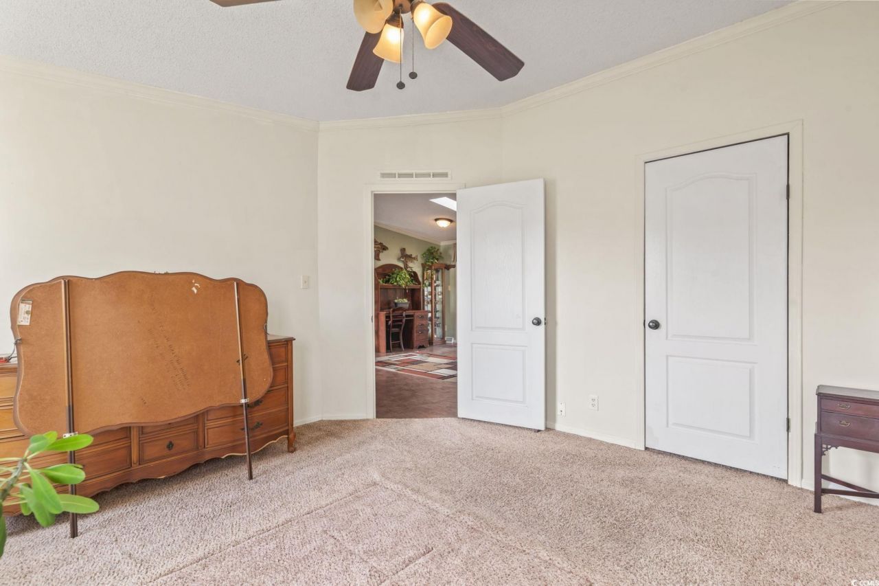 206 Weyburn St. Photo 22