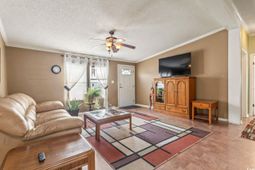 206 Weyburn St. photo 4