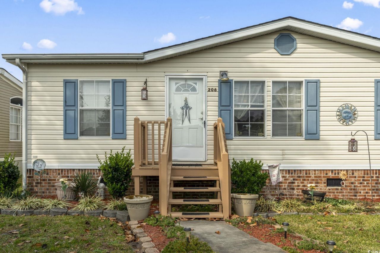 206 Weyburn St. Photo 37