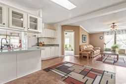 206 Weyburn St. photo 4