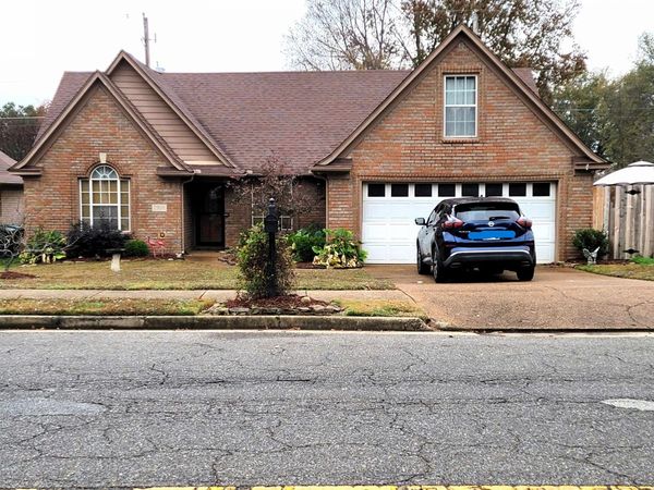 7926 MACON RD, Cordova, TN 38018