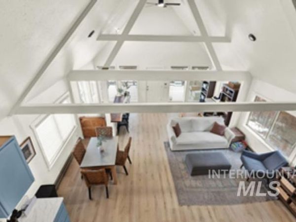 4 Lookout Ct, Garden Valley, ID 83622