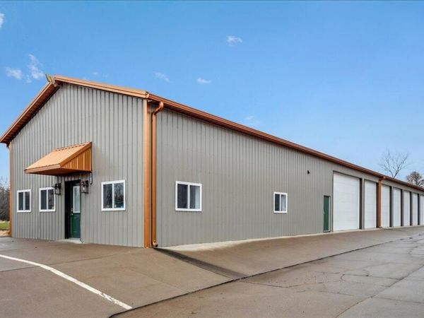 1315 RIVER'S EDGE DR., Muscatine, IA 52761