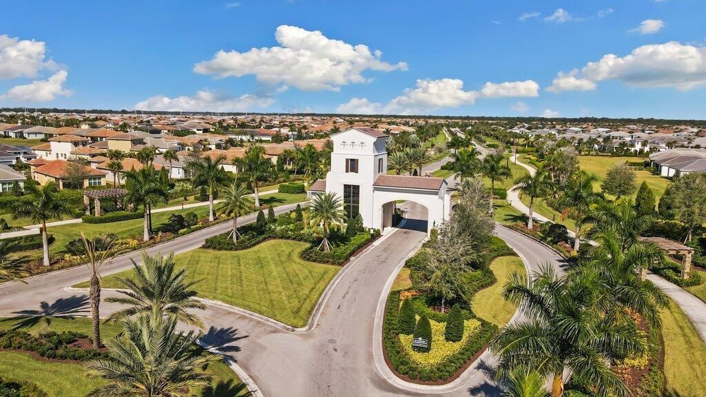 9214 SW Michele Way, Port Saint Lucie, FL 34987 Photo