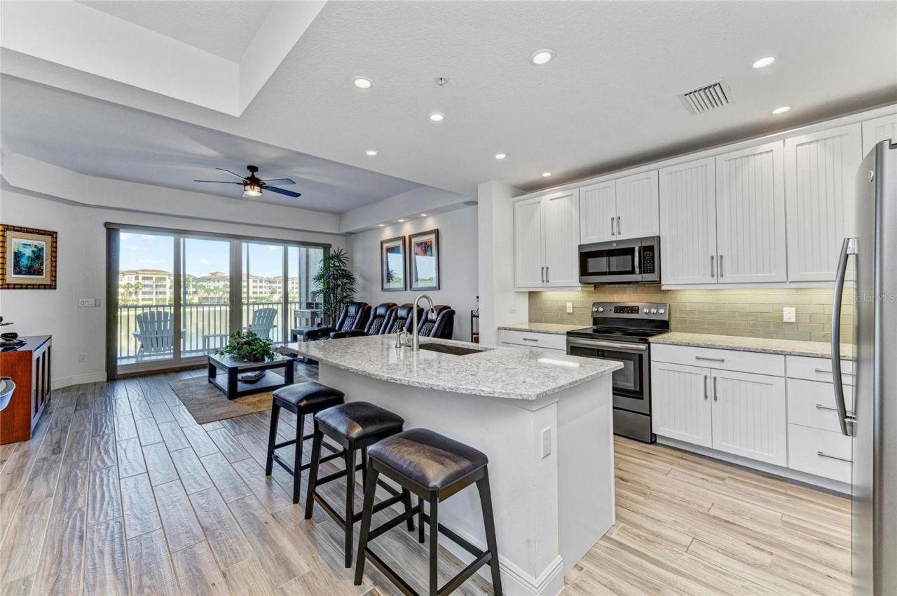 10530 Boardwalk Loop, Unit 202, Bradenton, FL 34202 Photo