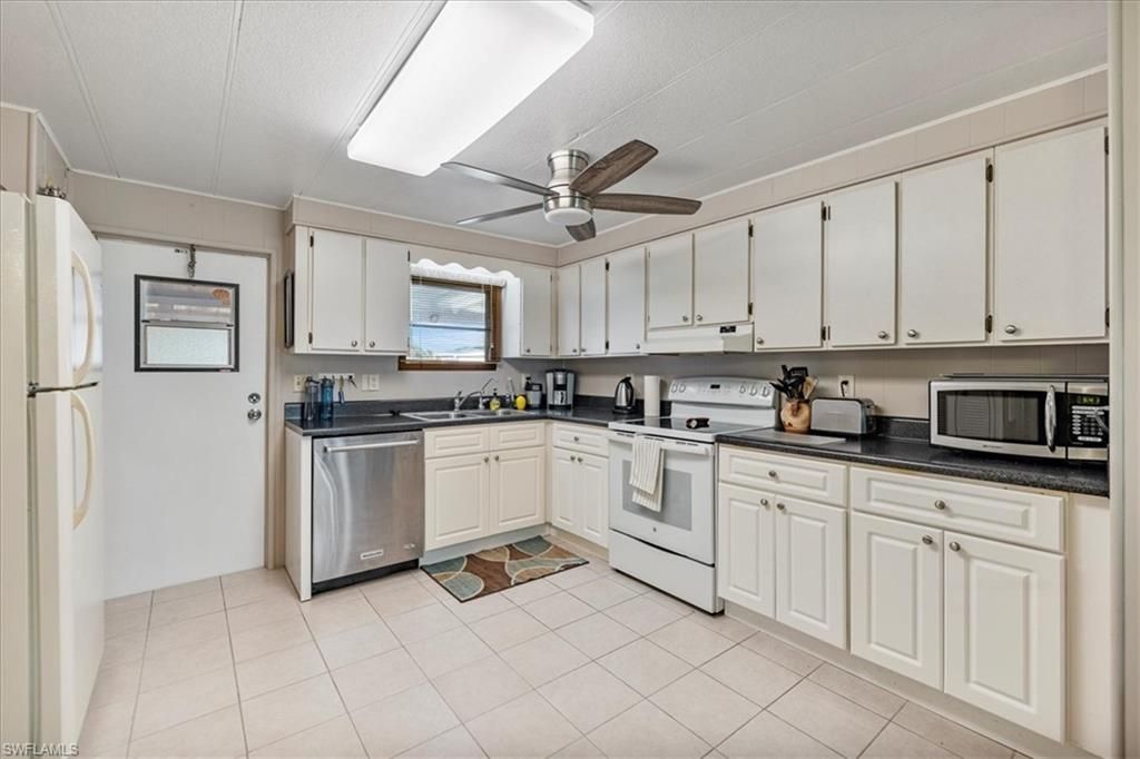 3169 Saturn Cir, North Fort Myers, FL 33903 Photo