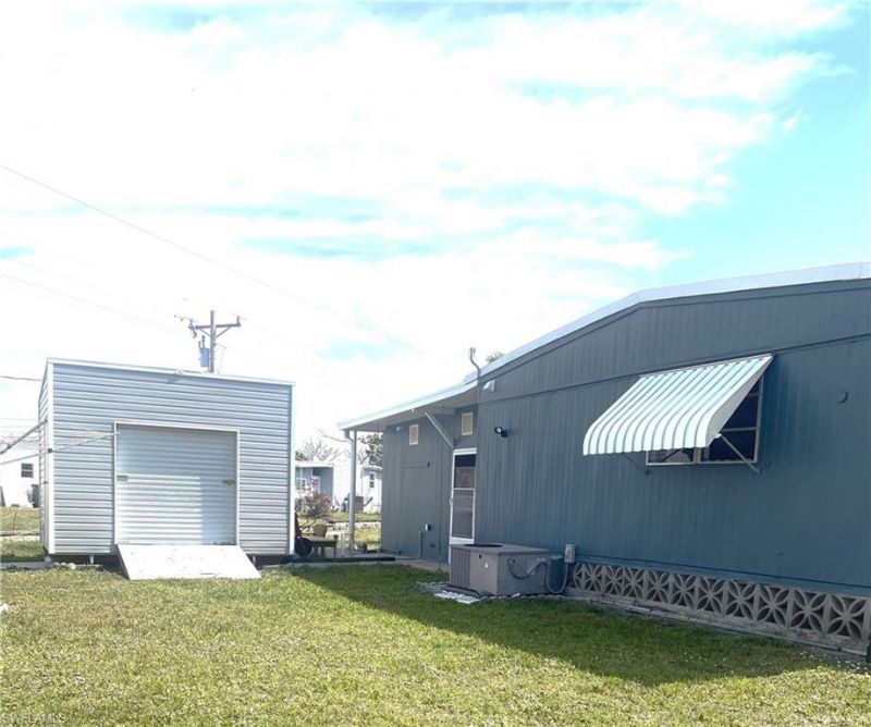 3169 Saturn Cir, North Fort Myers, FL 33903 Photo