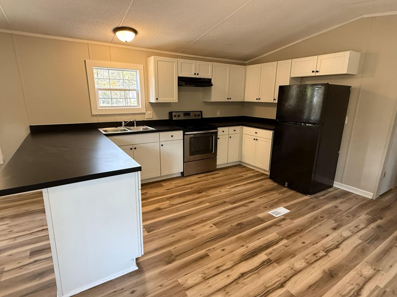 97 Dean Drive Photo 5