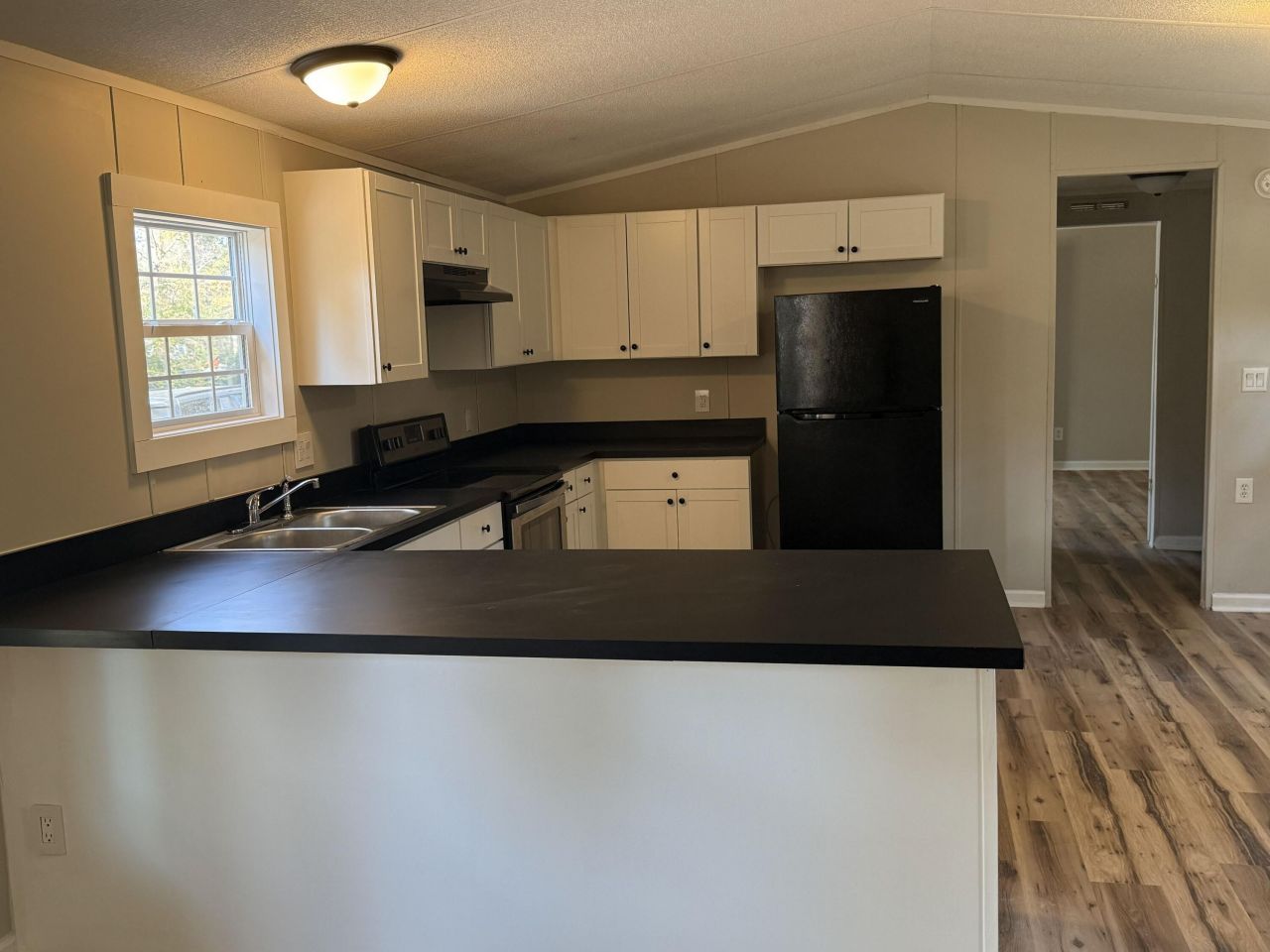 97 Dean Drive Photo 6