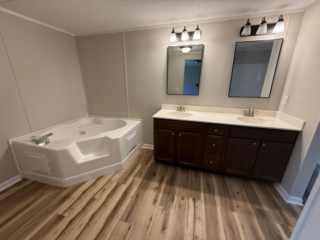 97 Dean Drive Photo 9