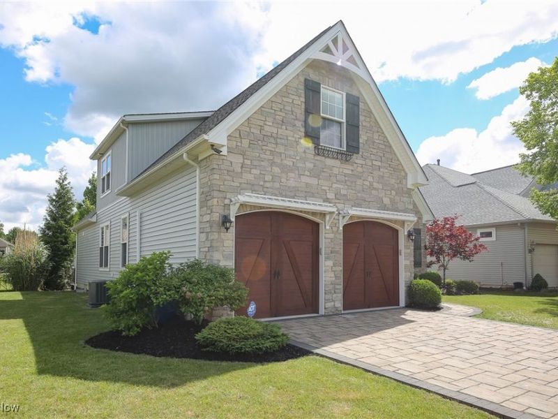 4233 Queens Gate, Avon, OH 44011 Photo 3