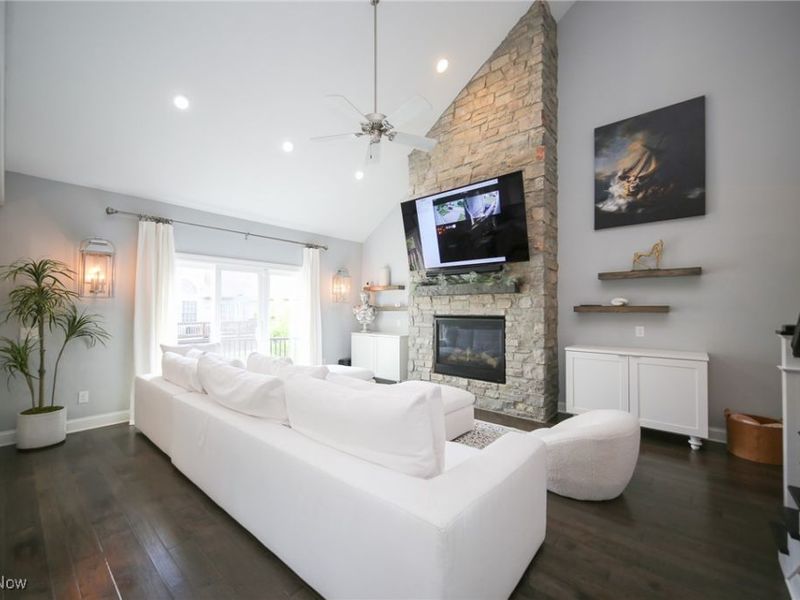 4233 Queens Gate, Avon, OH 44011 Photo 7