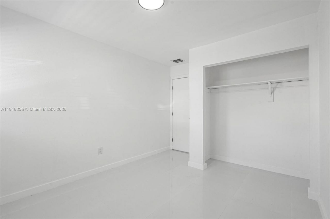 3956 NW 207th St Rd, Miami Gardens, FL 33055 Photo