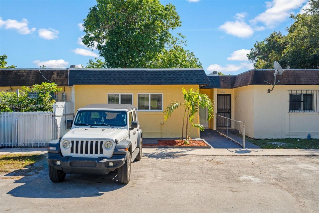 3956 NW 207th St Rd, Miami Gardens, FL 33055 Photo