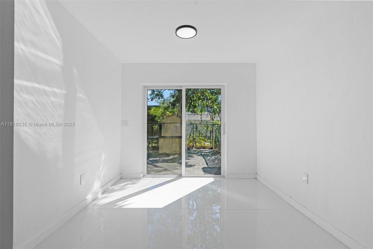 3956 NW 207th St Rd, Miami Gardens, FL 33055 Photo