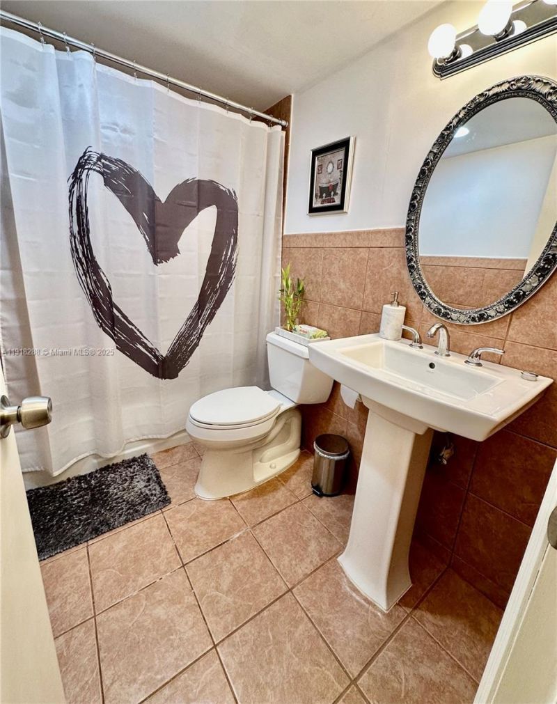 1400 Saint Charles Pl, Unit 612, Pembroke Pines, FL 33026 Photo