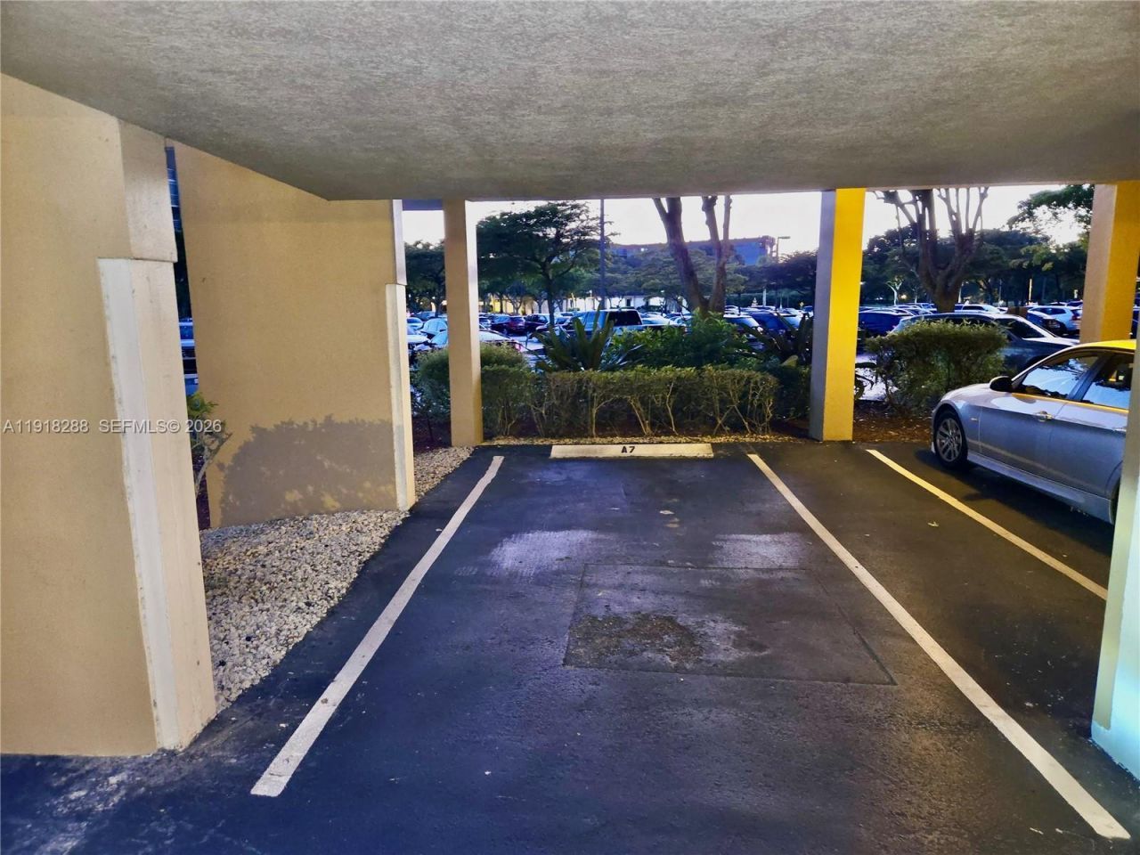 1400 Saint Charles Pl, Unit 612, Pembroke Pines, FL 33026 Photo