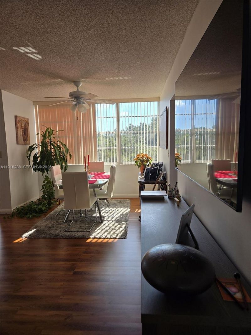 1400 Saint Charles Pl, Unit 612, Pembroke Pines, FL 33026 Photo