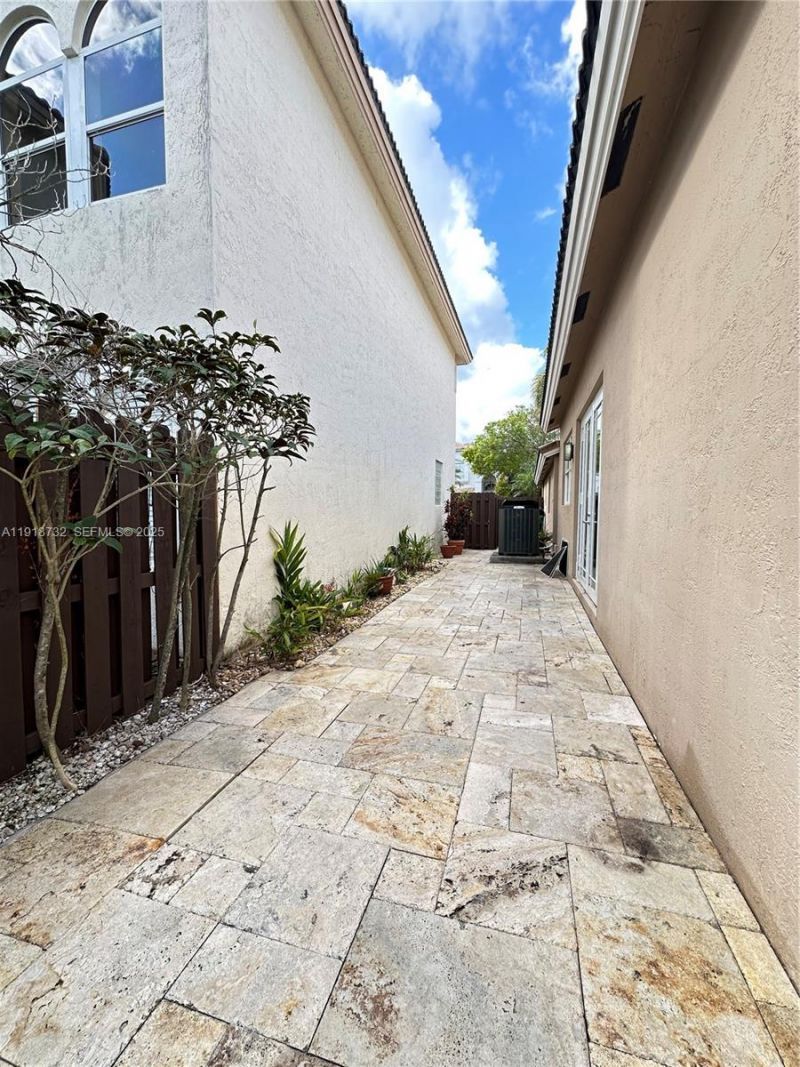 10772 NW 71st St, Doral, FL 33178 Photo