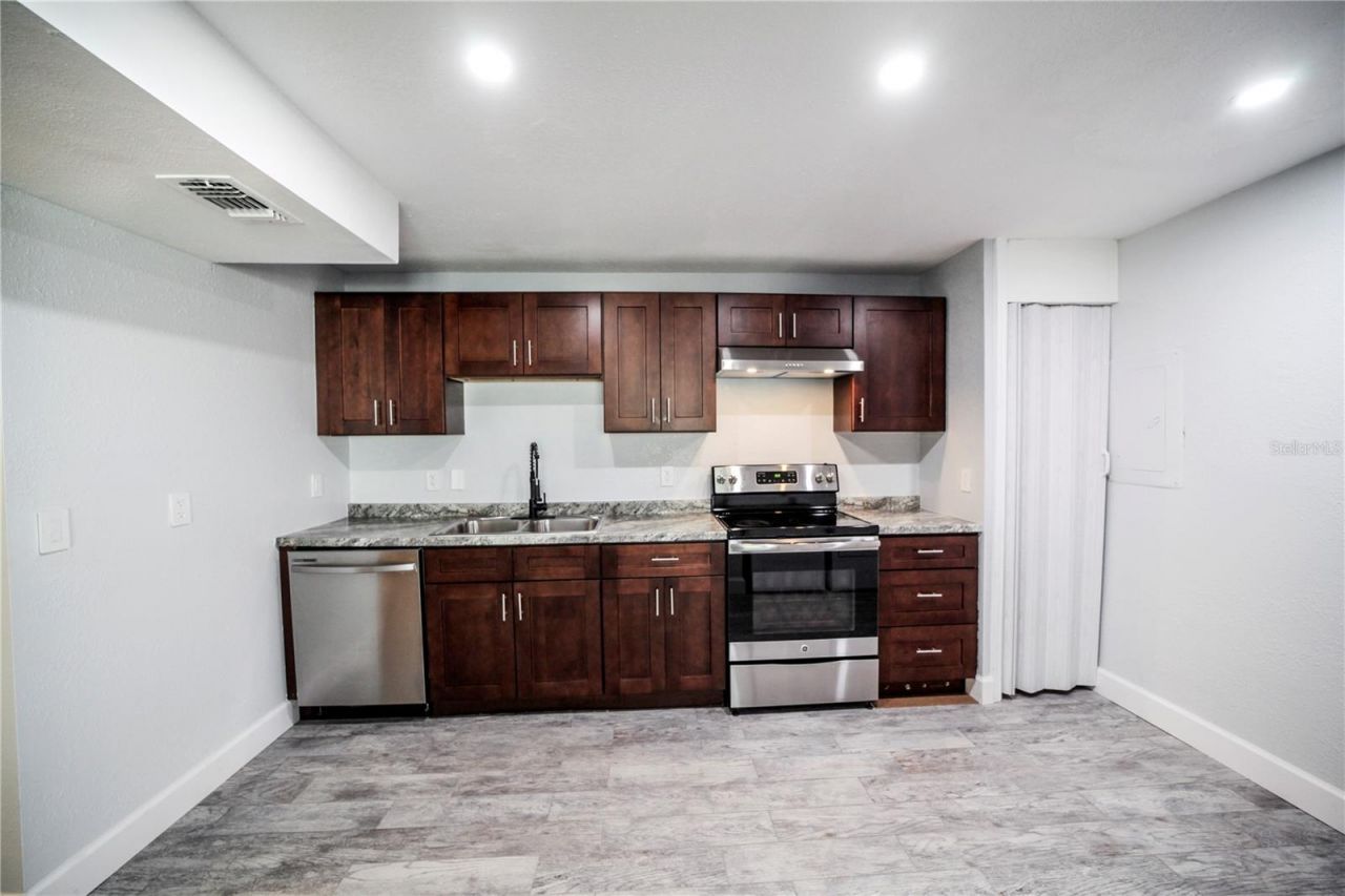 331 Amherst Avenue, Unit 56, Sarasota, FL 34232 Photo