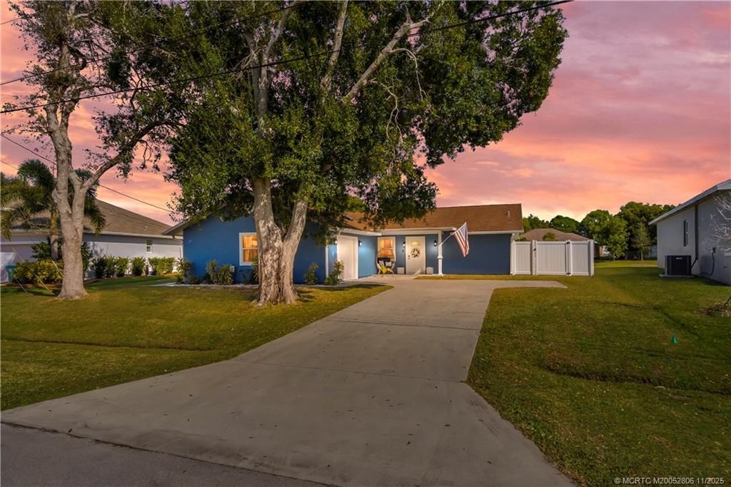 2932 SE Buccaneer Circle, Port Saint Lucie, FL 34952 Photo