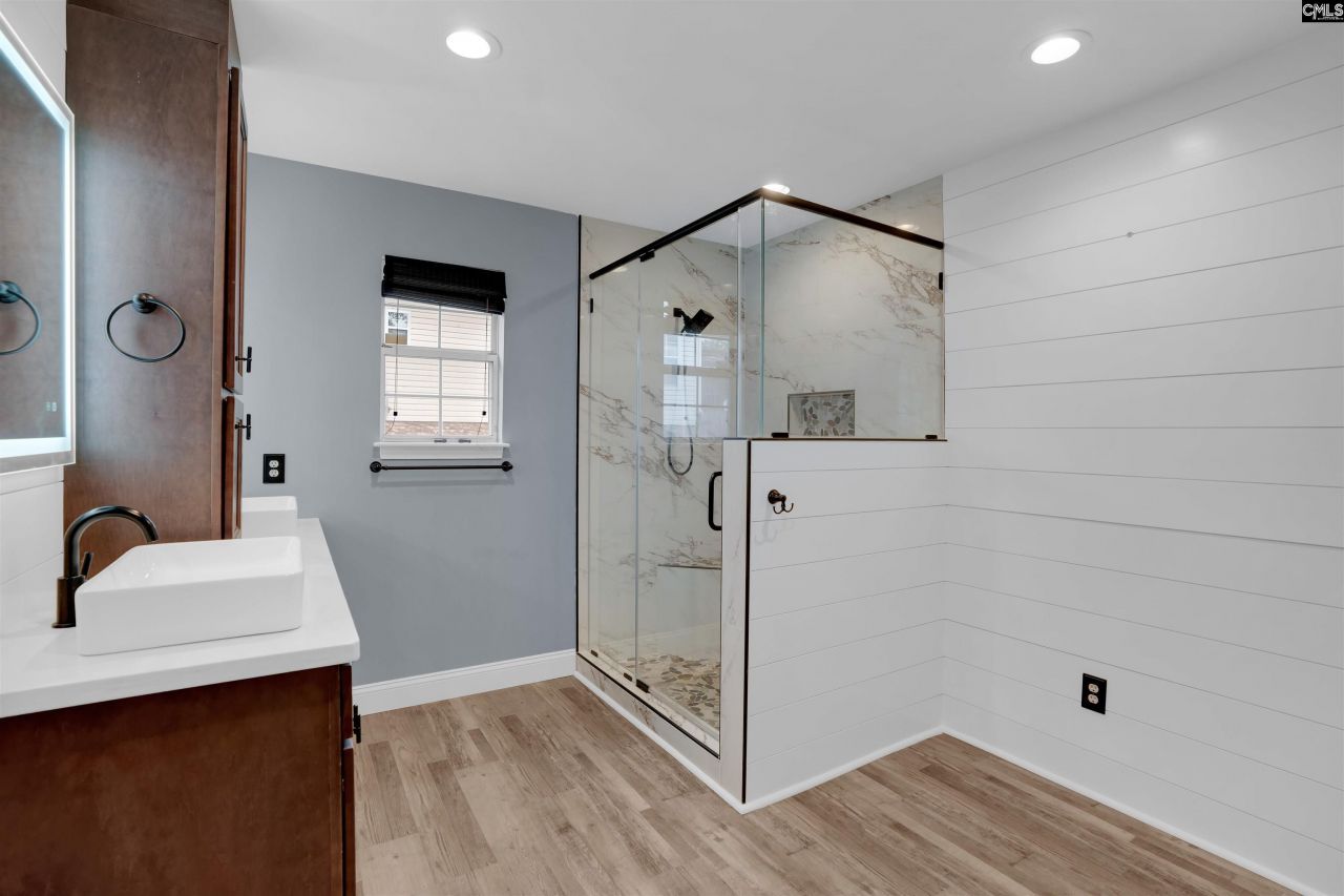 104 Silverstone Road Photo 14