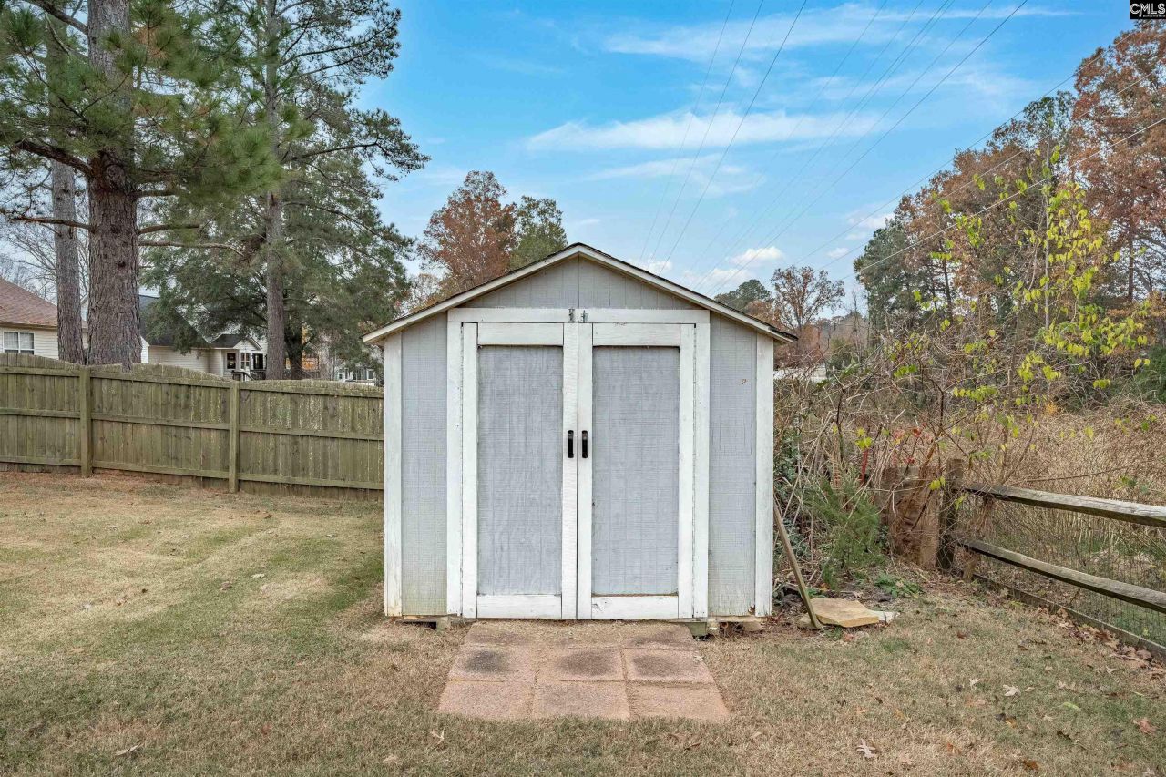 104 Silverstone Road Photo 41