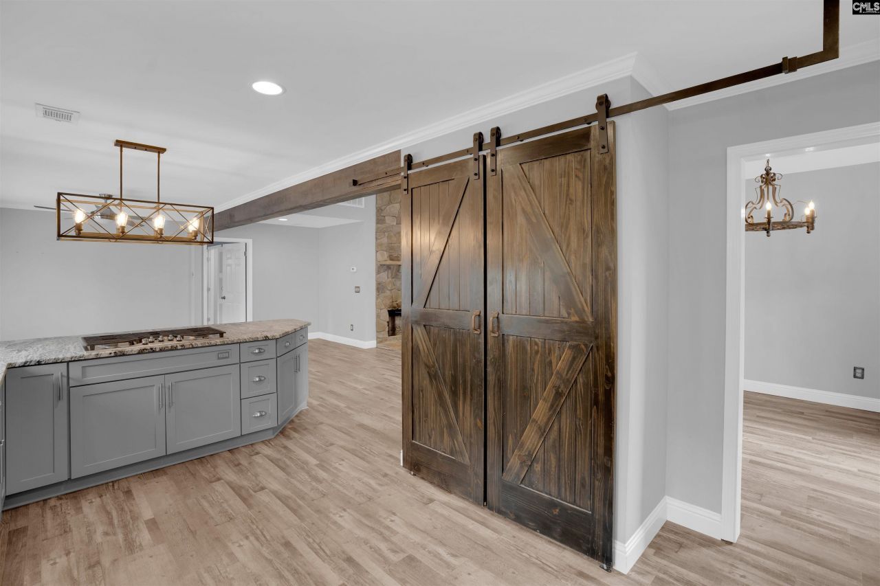 104 Silverstone Road Photo 8