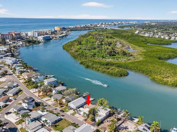 566 182ND AVENUE E, REDINGTON SHORES, FL 33708