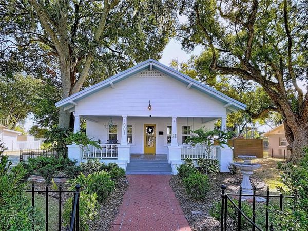 901 W BAKER STREET, PLANT CITY, FL 33563