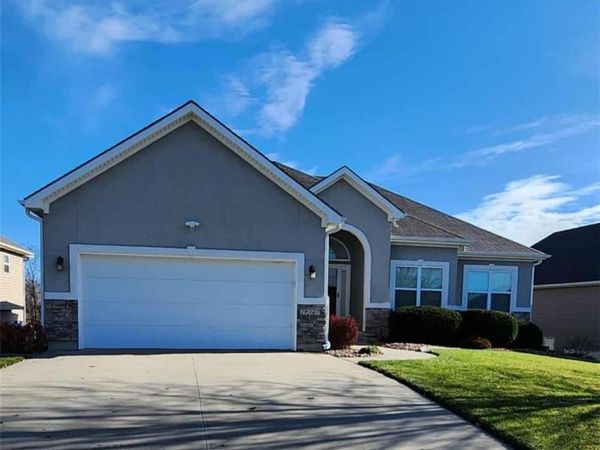 19367 Tomahawk Lane, St Joseph, MO 64505