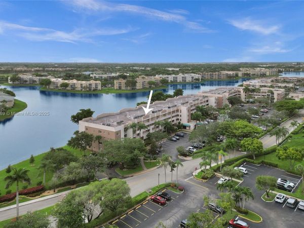 7760 Granville Dr, Unit 303, Tamarac, FL 33321