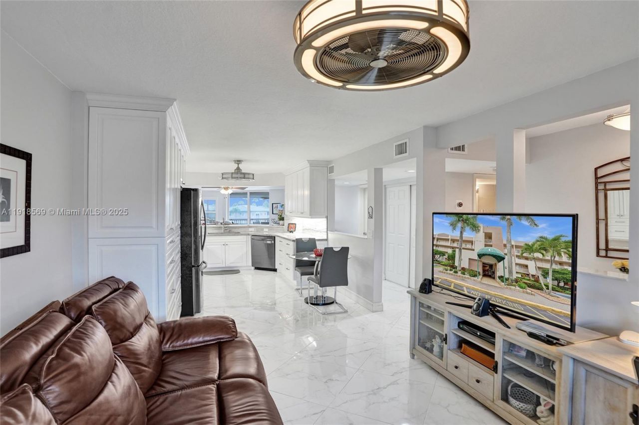 7760 Granville Dr, Unit 303, Tamarac, FL 33321 Photo