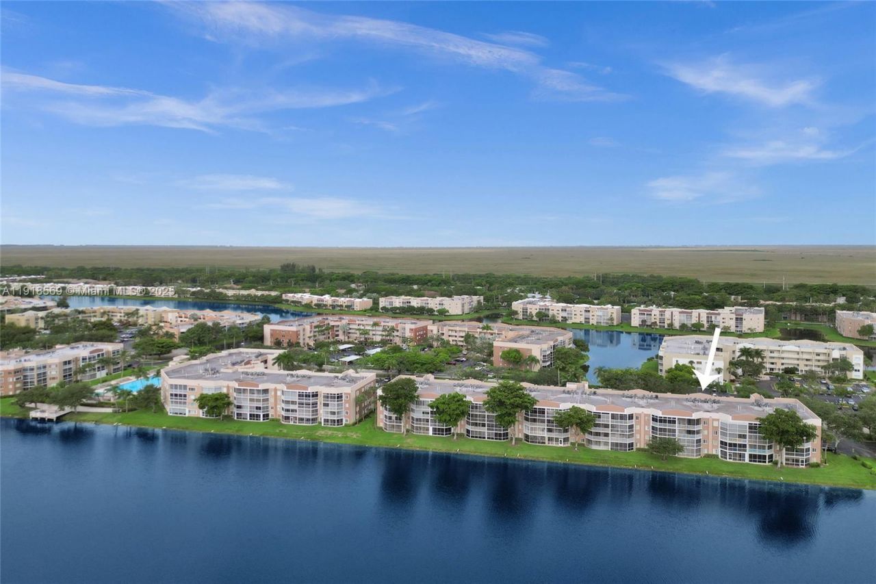 7760 Granville Dr, Unit 303, Tamarac, FL 33321 Photo