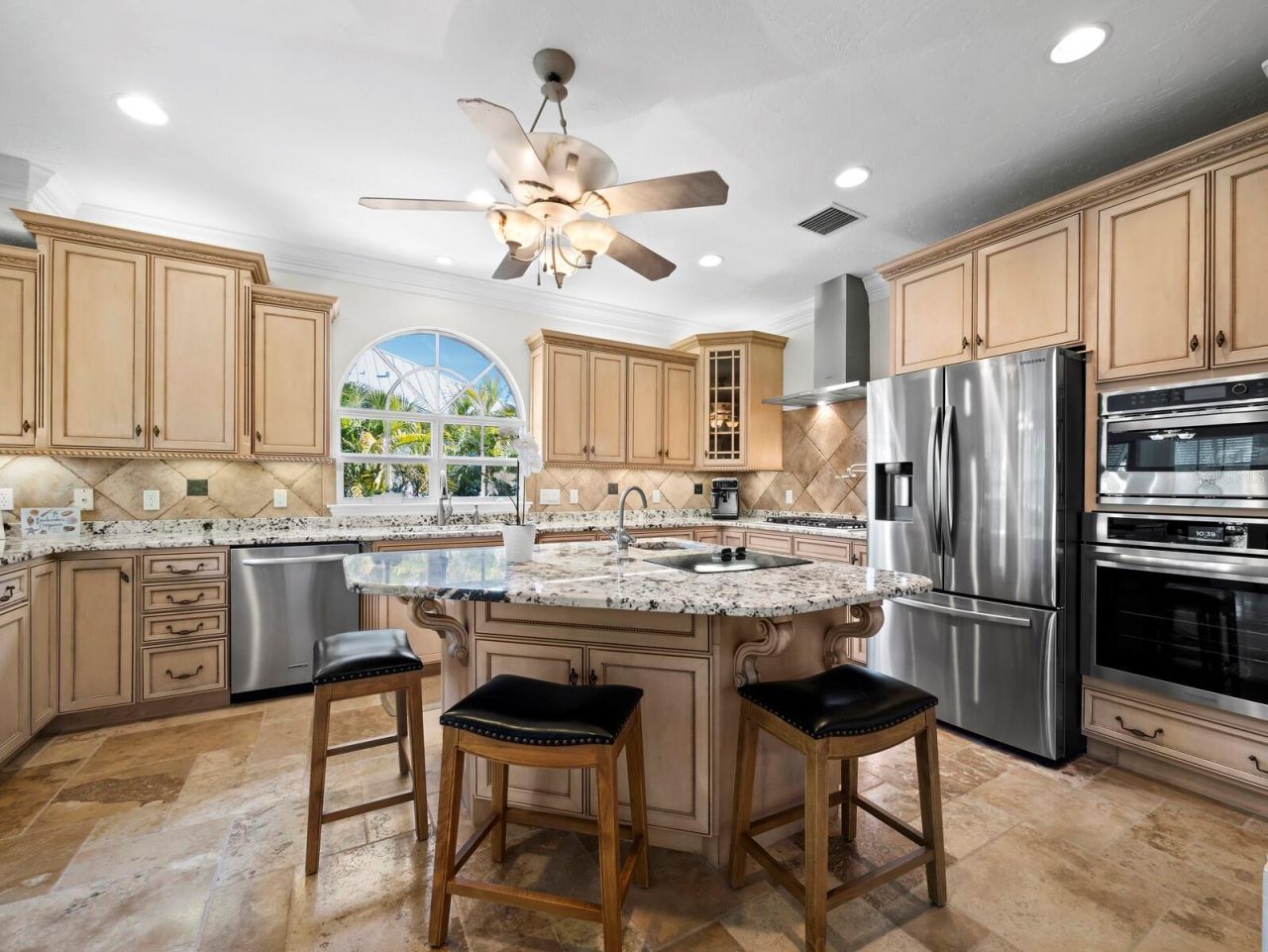 651 Broadway Street, Longboat Key, FL 34228 Photo