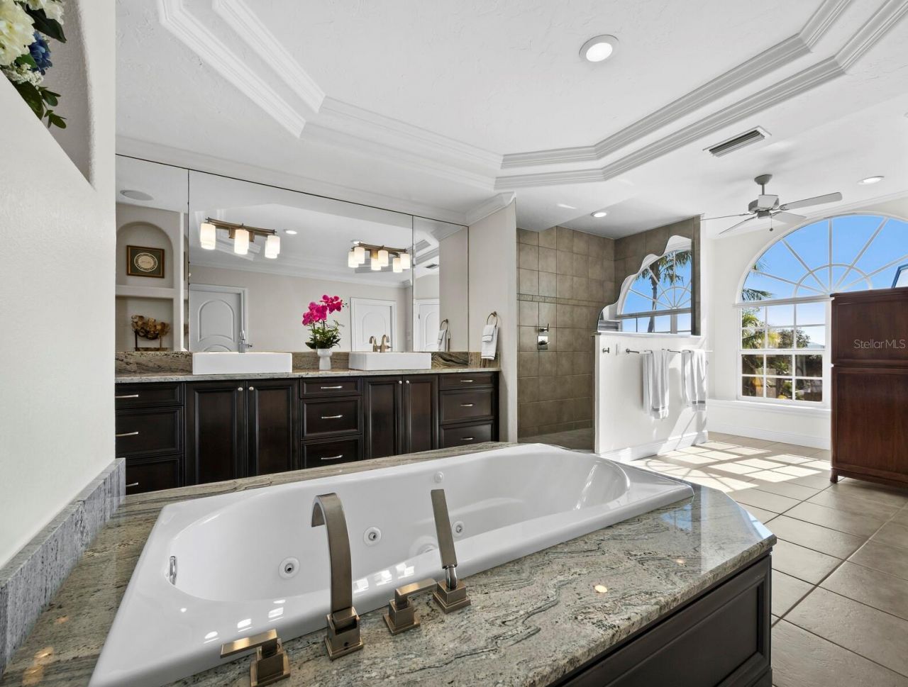 651 Broadway Street, Longboat Key, FL 34228 Photo