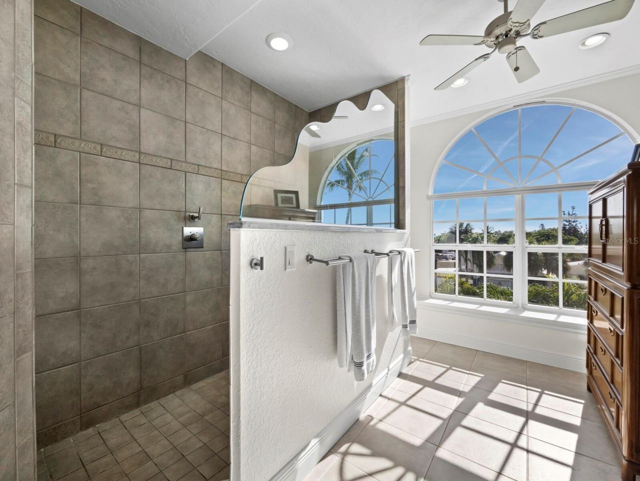 651 Broadway Street, Longboat Key, FL 34228 Photo
