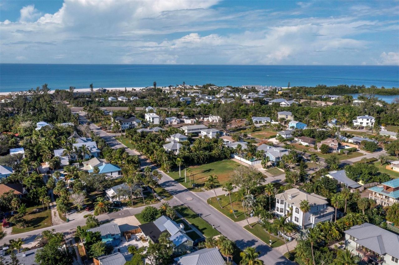 651 Broadway Street, Longboat Key, FL 34228 Photo