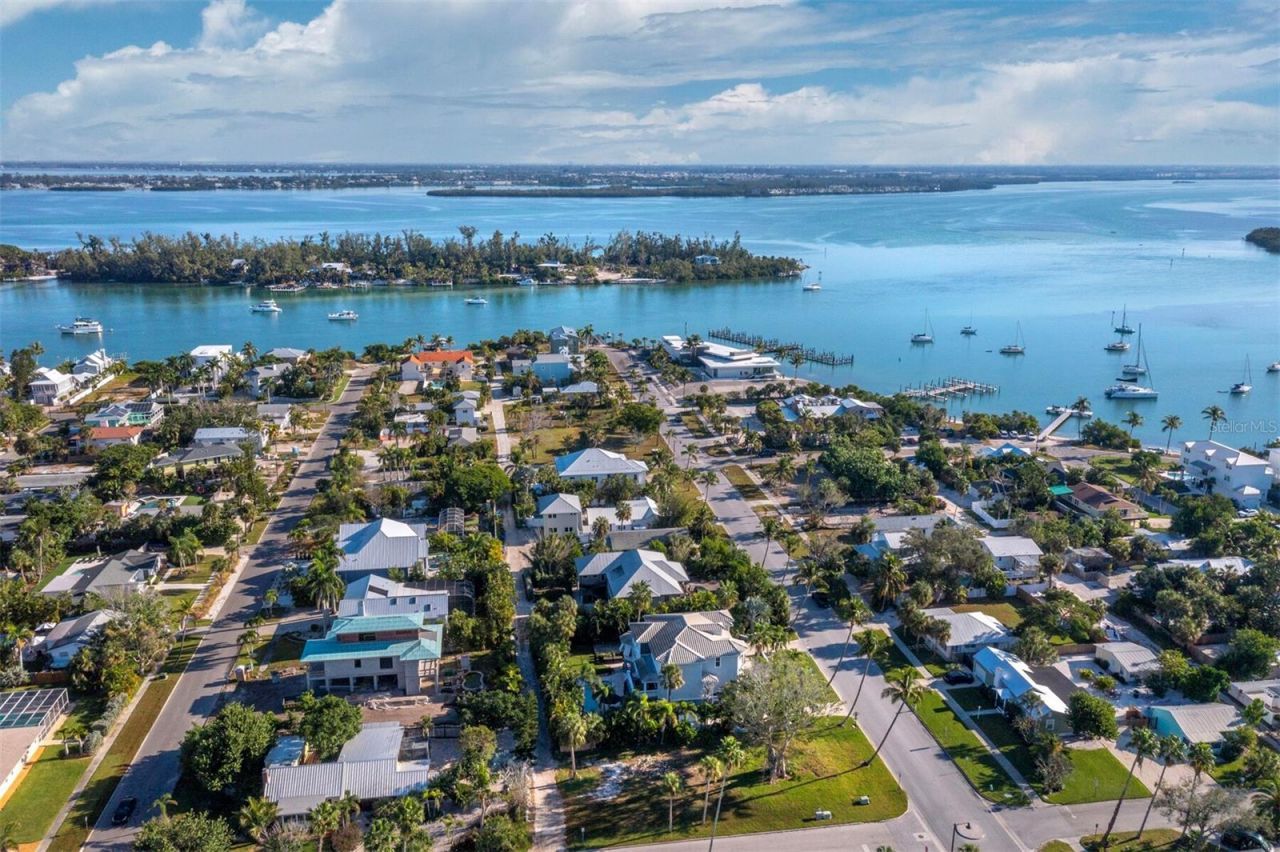 651 Broadway Street, Longboat Key, FL 34228 Photo