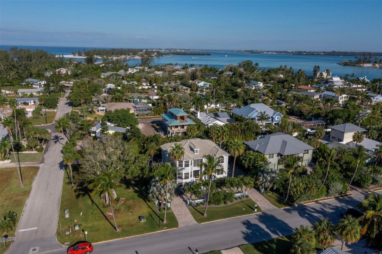 651 Broadway Street, Longboat Key, FL 34228 Photo