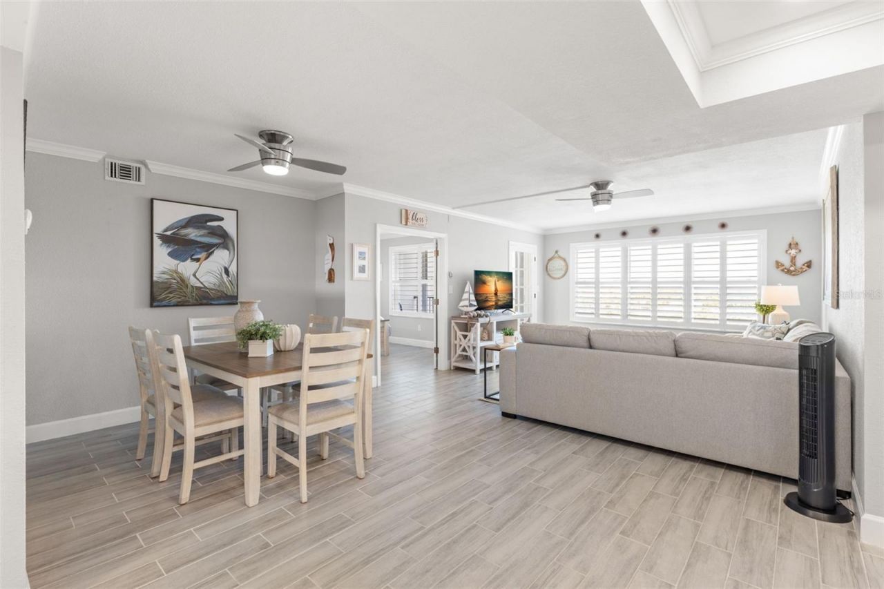 5220 Brittany Drive S, Unit 1003, Saint Petersburg, FL 33715 Photo