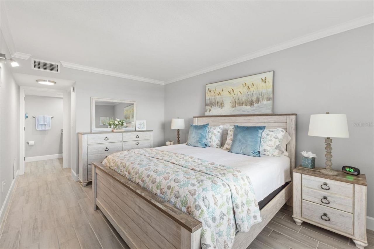 5220 Brittany Drive S, Unit 1003, Saint Petersburg, FL 33715 Photo