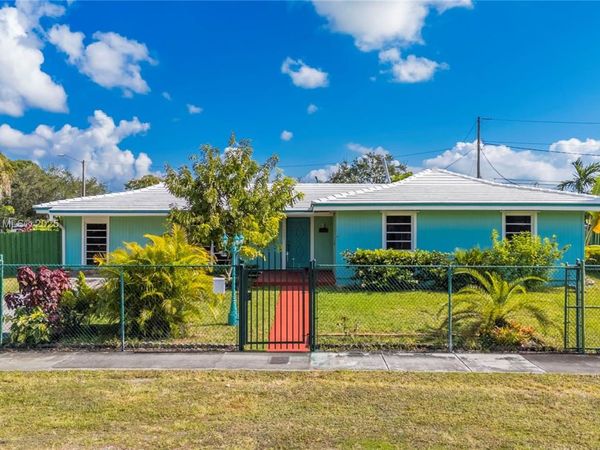 16001 SW 98th Ave, Miami, FL 33157