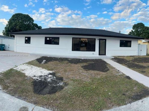 2041 NW 190th TERRACE, Miami Gardens, FL 33056