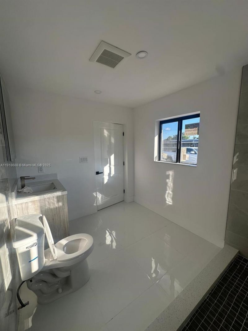 2041 NW 190th Terrace, Miami Gardens, FL 33056 Photo