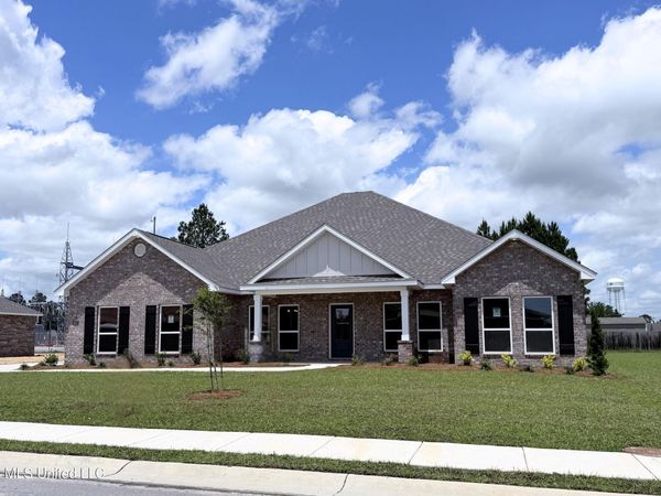 6628 Palm Pointe Drive, Ocean Springs, MS 39564