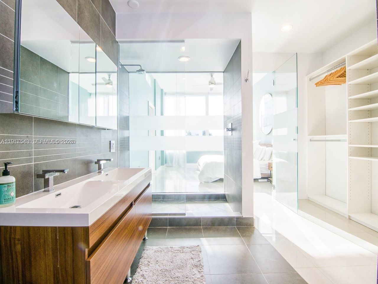 2100 Park Ave, Unit 406, Miami Beach, FL 33139 Photo